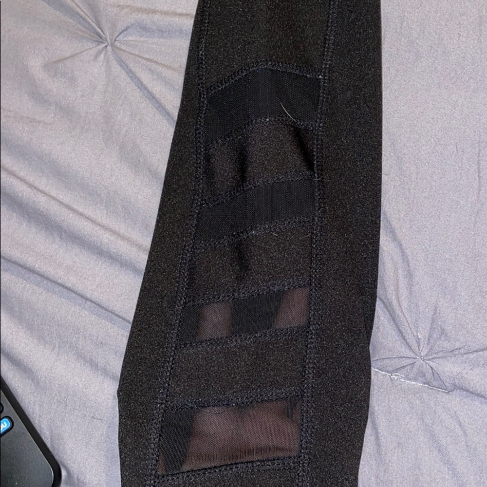 Black leggings with pockets, see through bottoms